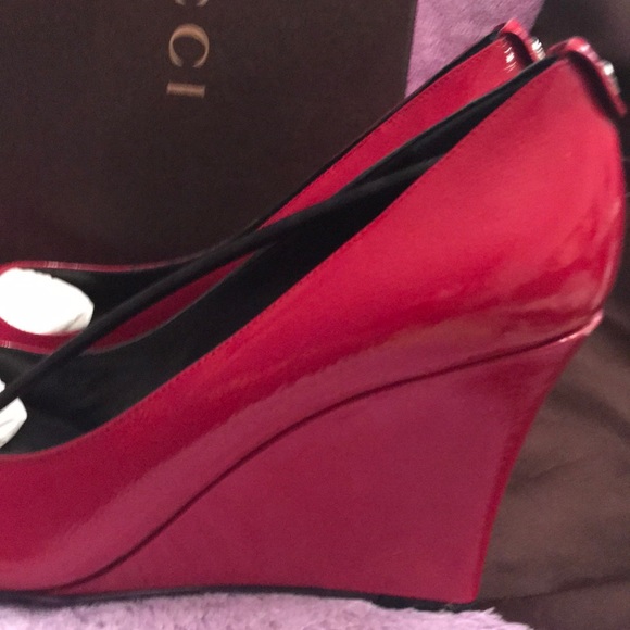 Gucci Authentic Carpet Red Wedge Heels 39 - Picture 3 of 8